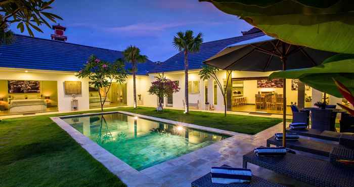 Swimming Pool Villa Gendut