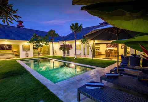 Swimming Pool Villa Gendut