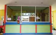 Lobi 2 Honey Hotel Chiang Saen