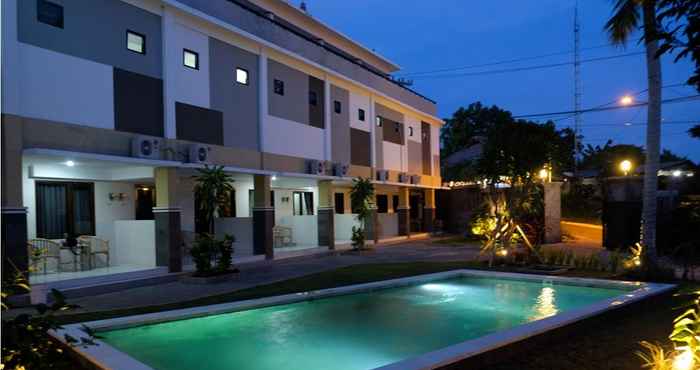 Swimming Pool Delali Guest House