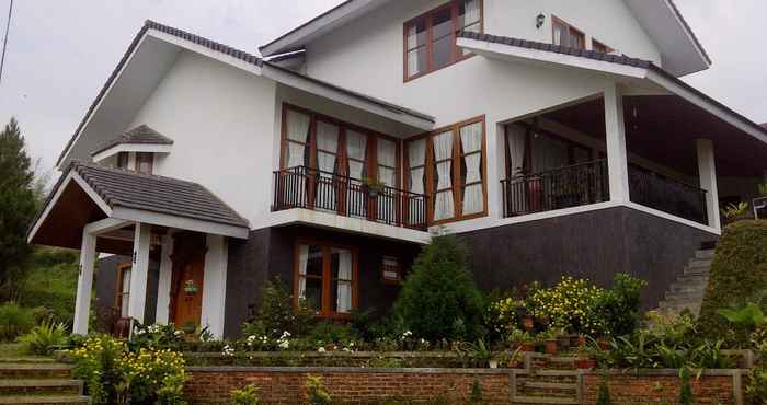 Exterior Villa Lembah Hijau Ciater