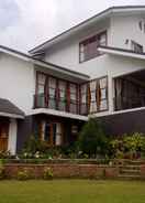 EXTERIOR_BUILDING Villa Lembah Hijau Ciater