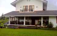 Exterior 4 Villa Lembah Hijau Ciater