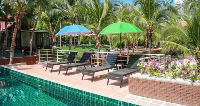 Kolam Renang Royal Lee Resort and Spa