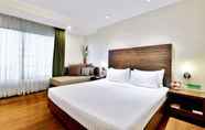 Kamar Tidur 5 St. James Bangkok Hotel