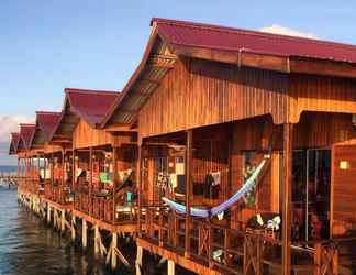 Exterior 2 Derawan Fisheries Cottage