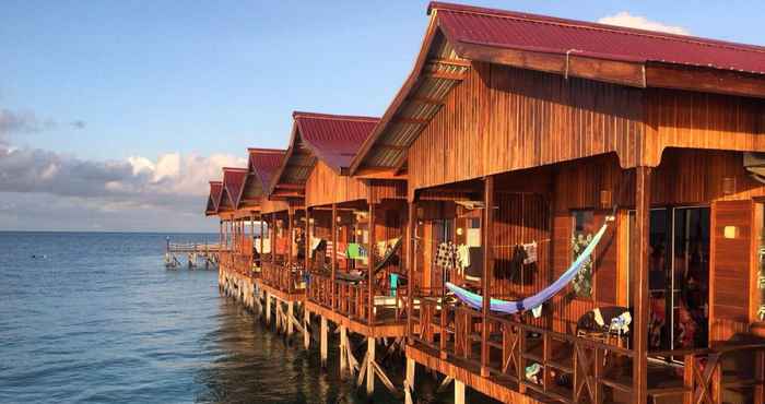 Exterior Derawan Fisheries Cottage