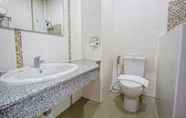 Toilet Kamar 6 Mana Hotel