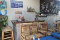 Quầy bar, cafe và phòng lounge Pondokhadihomestay