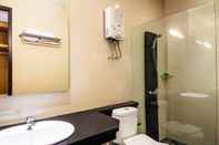 Toilet Kamar Amoris Hotel