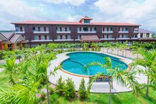 수영장 Samrong Garden