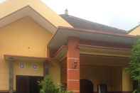 Exterior Ermahadi Homestay Syariah