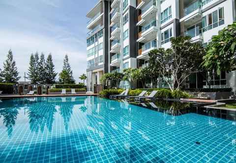 Swimming Pool Baan View Viman Hua Hin (by Montri C.)