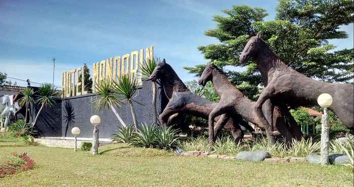 Luar Bangunan Hotel Mandarin Lee 