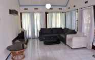 Luar Bangunan 2 Full House 3 Bedroom at Dharma Raya Trawas Vila