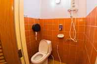 Toilet Kamar Baan Are Gong Riverside Homestay