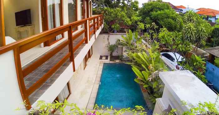 Swimming Pool Duyung Villa