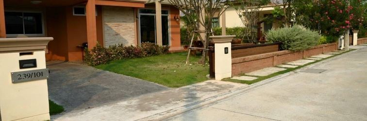 Lobby Teeta Home For Rent