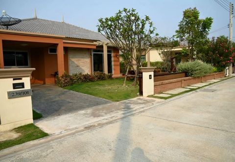 Lobby Teeta Home For Rent