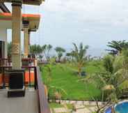 Swimming Pool 4 Mangga Villa Beach