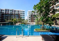 Swimming Pool 5 The Seacraze Hua-Hin (by Montri C.)