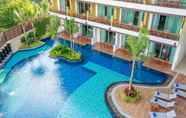 Kolam Renang 3 Aqua Resort Phuket (SHA Plus+)