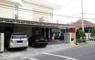 Bangunan 2 Mango Homestay Klampis Harapan