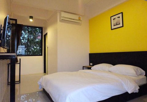 Kamar Tidur B and B House