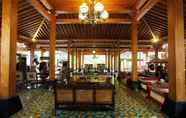 Lobi 4 Joglo Mandapa Boutique Hotel & Resto