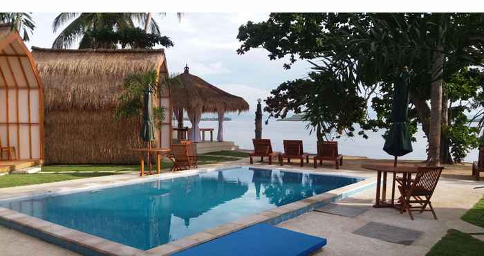 Kolam Renang The Place Beach Bungalows