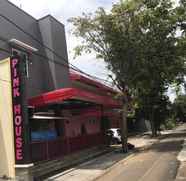 Bangunan 3 PINK HOUSE Probolinggo