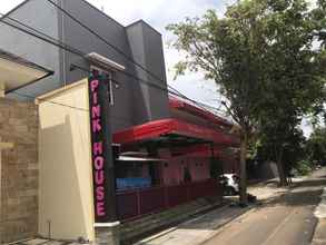 ภายนอกอาคาร 4 PINK HOUSE Probolinggo