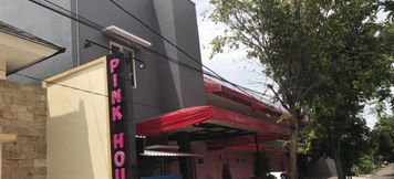 Exterior 3 PINK HOUSE Probolinggo