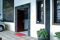 Exterior First Kinara Hotel