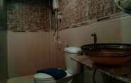 Phòng tắm bên trong 4 Patong Concord Lodge