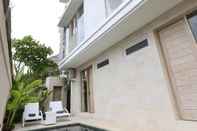 Kolam Renang Green Studio Apartment