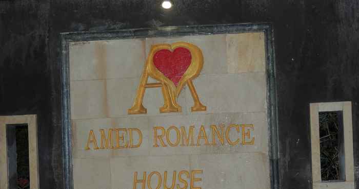 Bên ngoài Amed Romance House