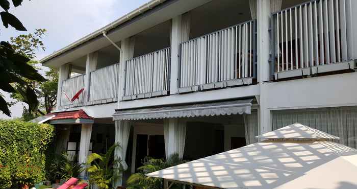 Exterior Barefeet Naturist Resort