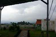 Nearby View and Attractions Ciwidey Hills Radhina Syariah