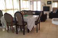 Restaurant Comfy Room at Villa Bima