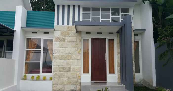 Lobi Ken's Villa 8 Malang - Two Bedroom