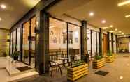 Bar, Cafe and Lounge 4 Yobel Hotel