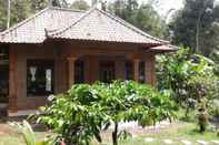 Exterior Dina Homestay