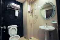 In-room Bathroom Royal Express Inn Sukhumvit