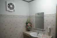In-room Bathroom Phupreugsa Resort