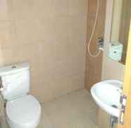 Toilet Kamar 4 Rizky Apartemen Green Lake View Ciputat