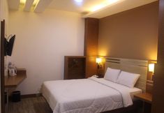 Bedroom 2 Salvator Hotel Palembang