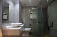 Phòng tắm bên trong Golden Dragon Hotel Ninh Binh