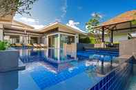 Bangunan CASABAY Luxury Pool Villas by STAY