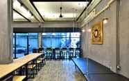 Lobby 3 M Gray Hostel & Cafe